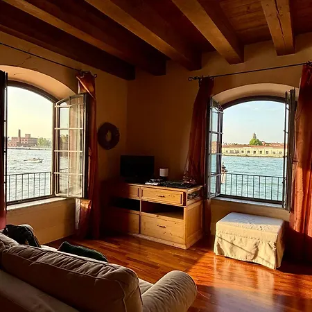 Molino Stucky - Canal View Appartement *